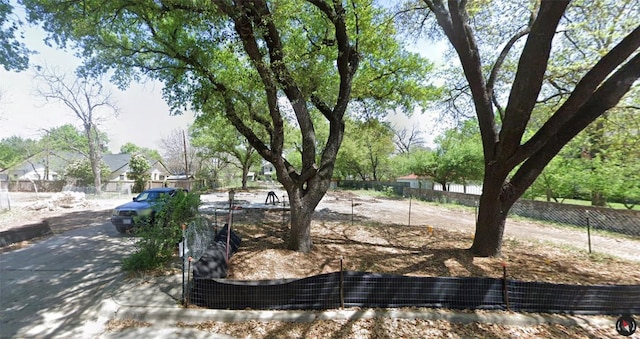 Listing photo 2 for 704 E 46th St, Austin TX 78751