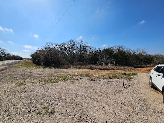 Listing photo 2 for 1686 Fm 2104, Paige TX 78659