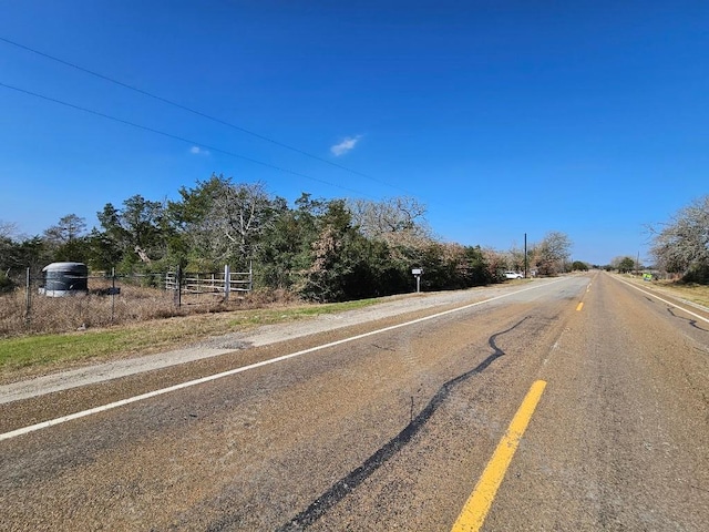 Listing photo 3 for 1686 Fm 2104, Paige TX 78659