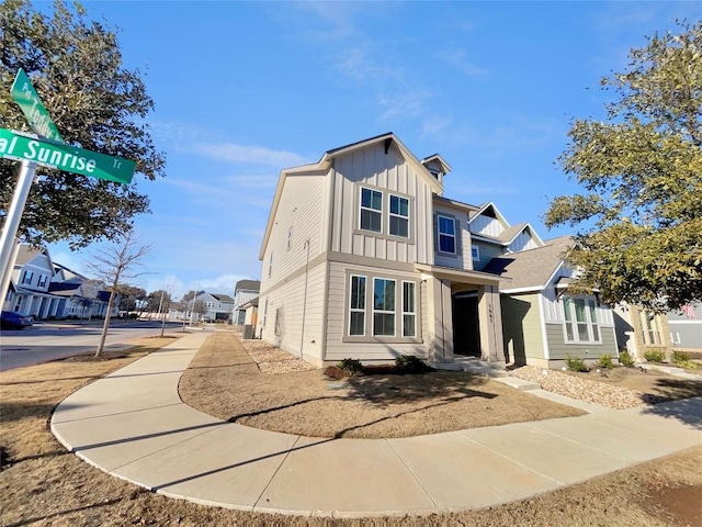 view of front of house