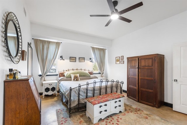 bedroom with ceiling fan