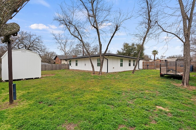 view of yard with a shed