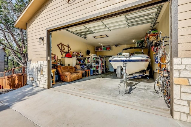 3709 Alamo Cv, Lago Vista, TX 78645 - view of garage