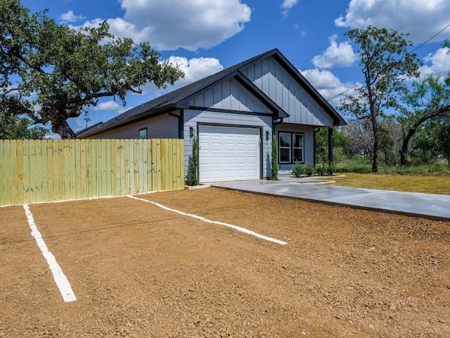 view of front of home featuring a garage