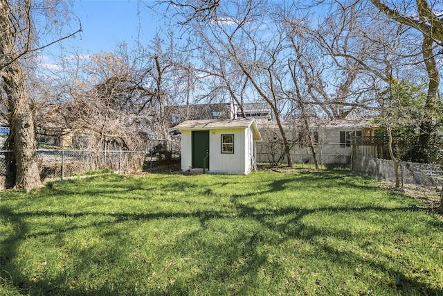 view of yard featuring a storage unit