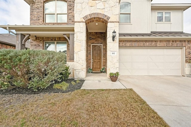 view of front of house featuring a garage