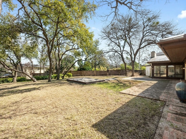 view of yard featuring a patio