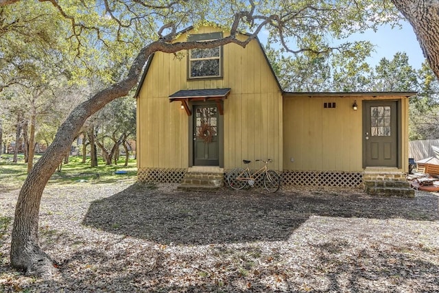 view of outbuilding