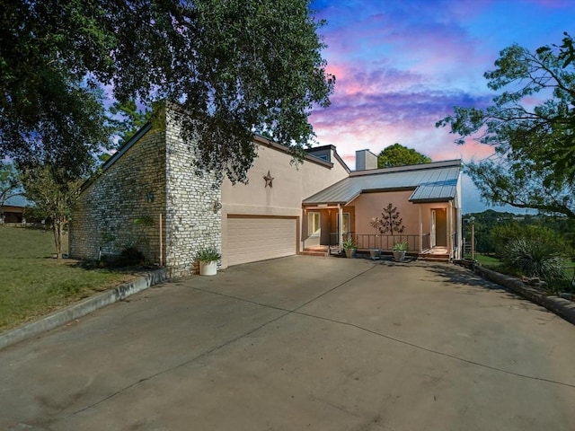 view of front facade with a garage