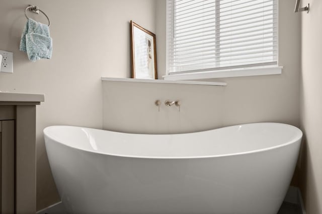 209 Kipahulu Dr, Bastrop, TX 78602 - bathroom featuring a soaking tub