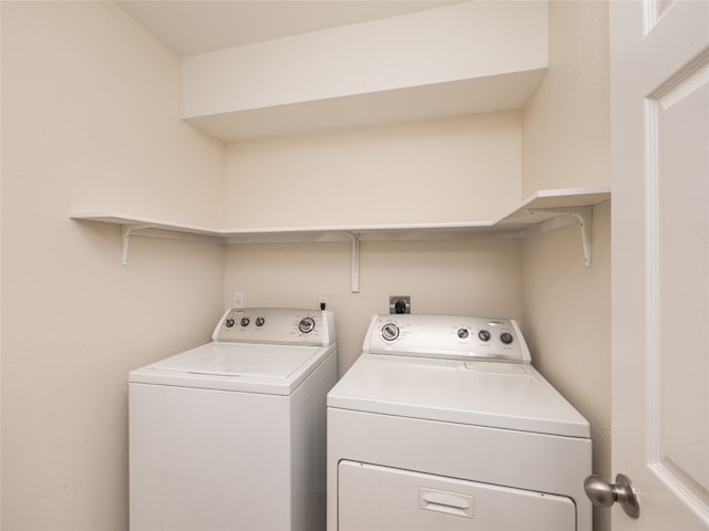 1416 Thibodeaux Dr, Round Rock, TX 78664 - laundry room featuring washing machine and dryer