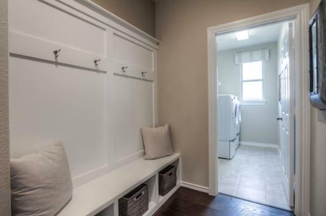 mudroom featuring washer / clothes dryer