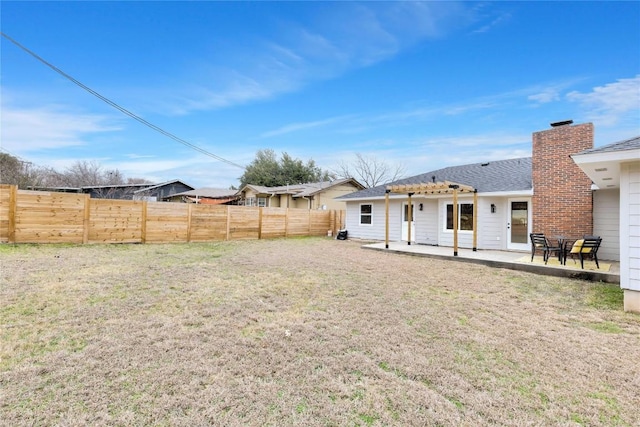 view of yard featuring a patio