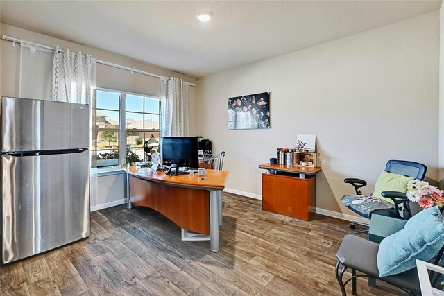 office area featuring dark hardwood / wood-style flooring