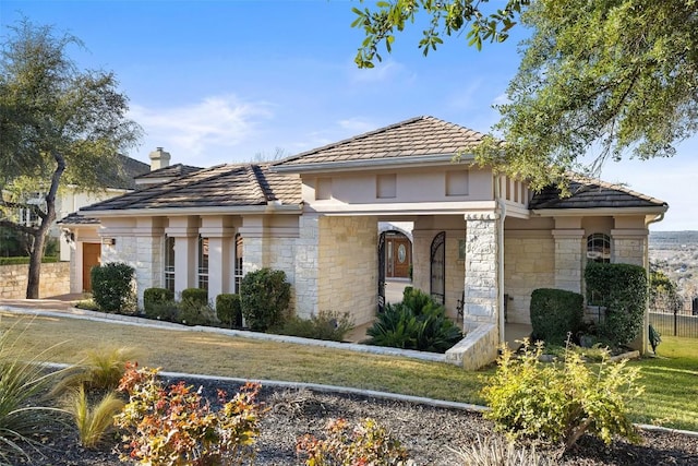 view of front of house with a front yard