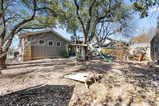 view of yard featuring fence