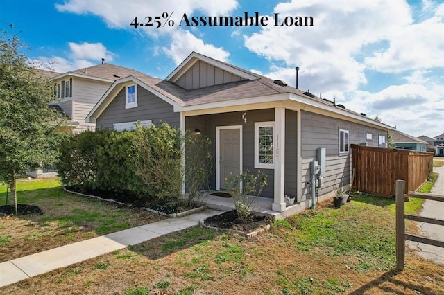 view of front of house with a front yard