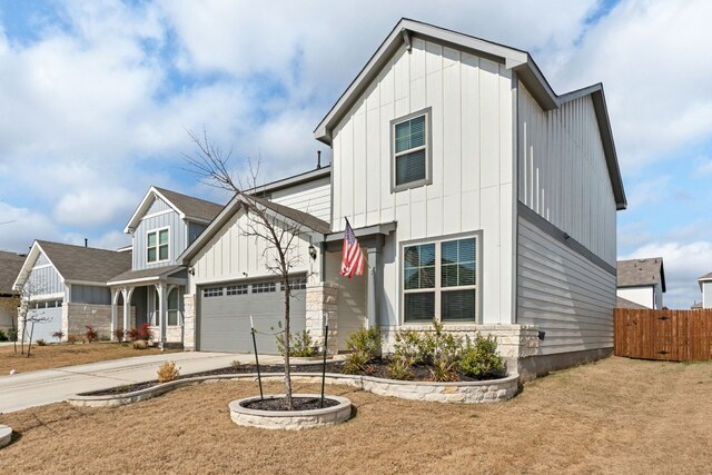 view of front of house with a front lawn