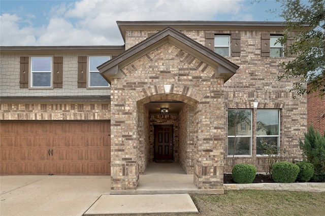 view of front of house featuring a garage