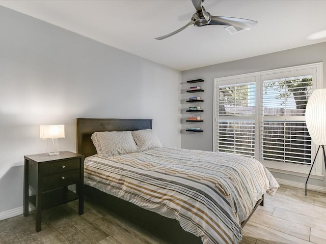 bedroom with ceiling fan