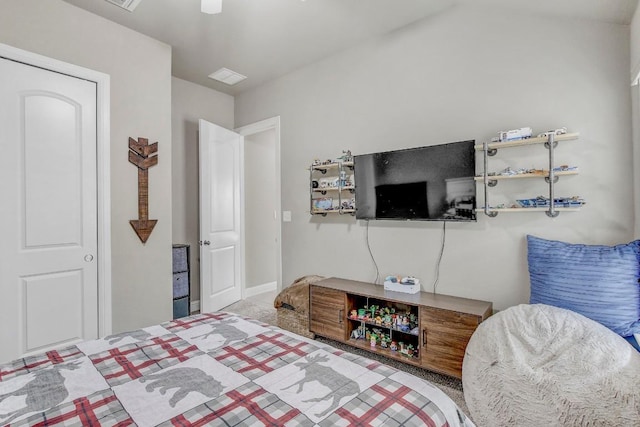 bedroom with ceiling fan