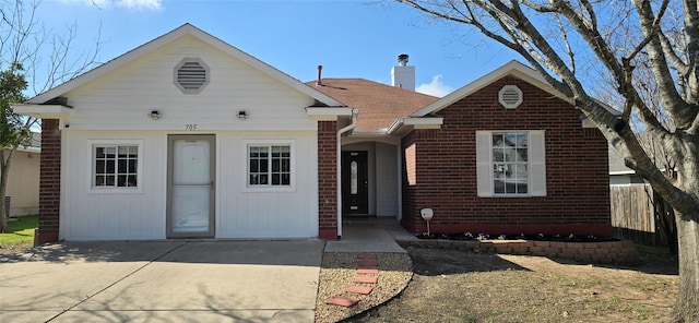 view of front of property