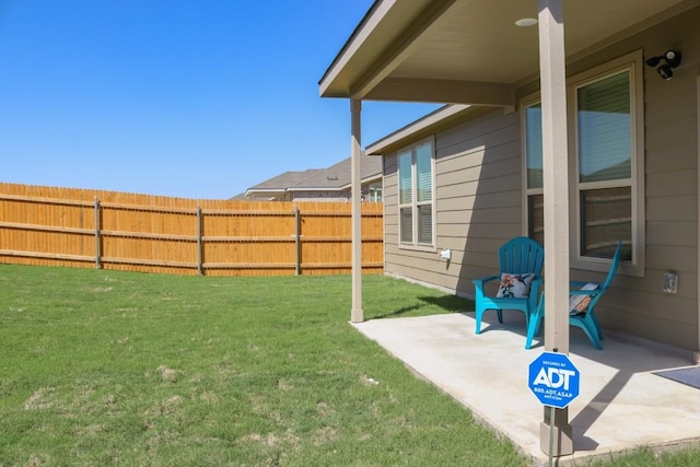 view of yard with a patio area