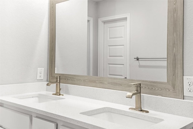 798 Eves Necklace Dr, Buda, TX 78610 - full bathroom featuring double vanity