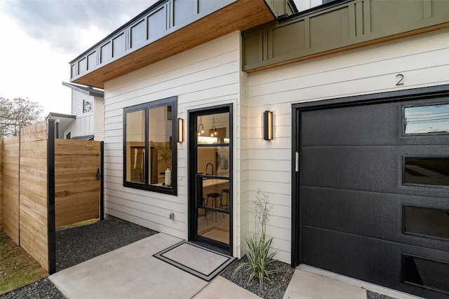 entrance to property with fence