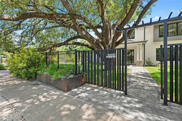 3008 W 50th St, Austin, TX 78731 - gate with a fenced front yard