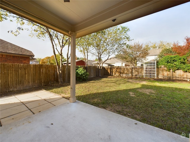 view of yard with a patio area