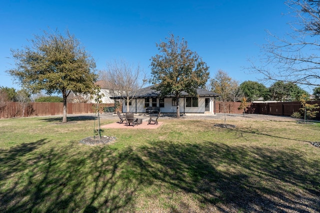 view of yard with a patio