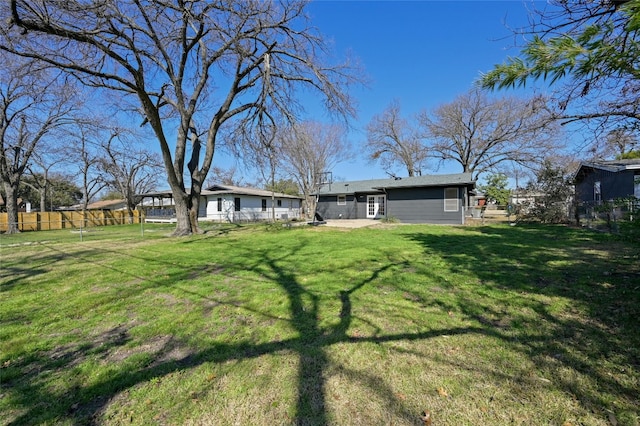 1801 Duke Ave, Austin, TX 78757 - view of yard with a patio