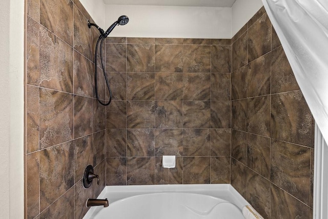 bathroom featuring shower / tub combo