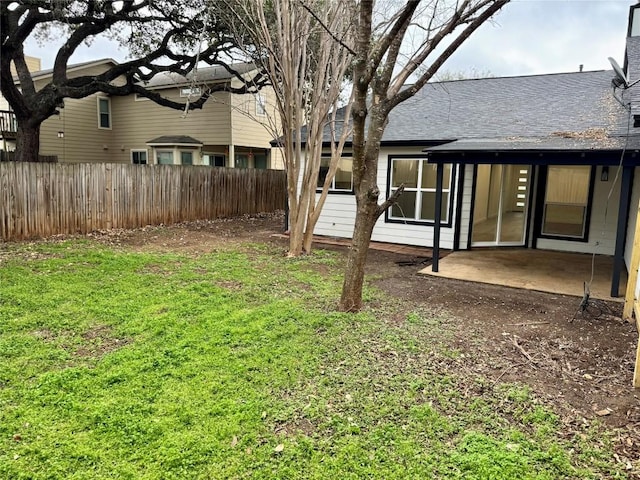 view of yard featuring a patio