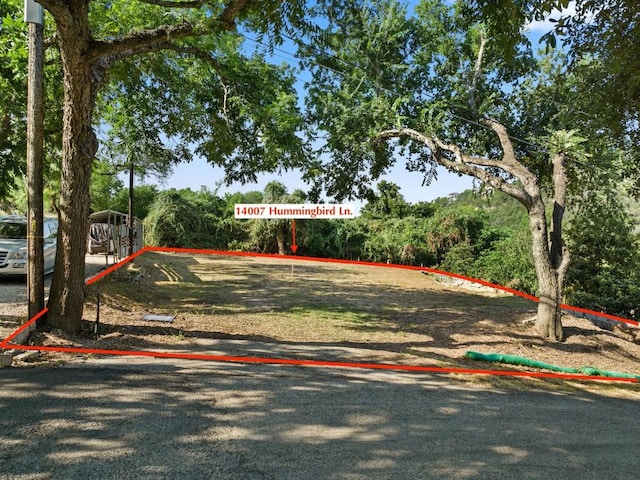 Listing photo 3 for 14007 Hummingbird Ln, Austin TX 78732