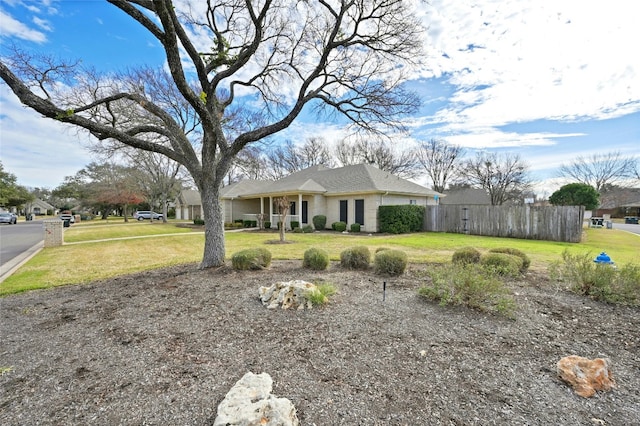 view of front of house featuring a front yard