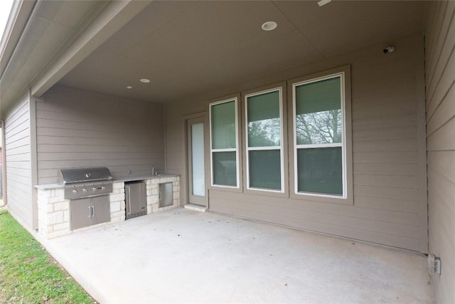 view of patio / terrace with area for grilling and grilling area