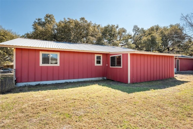 exterior space featuring a lawn