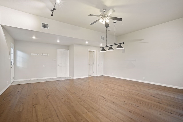 139 Jackrabbit Run, Round Rock, TX 78664 - spare room featuring a ceiling fan, hardwood / wood-style floors, and recessed lighting