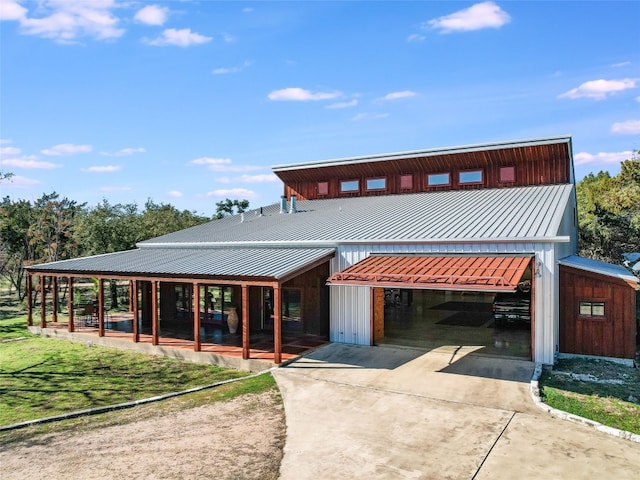 view of front facade with covered porch