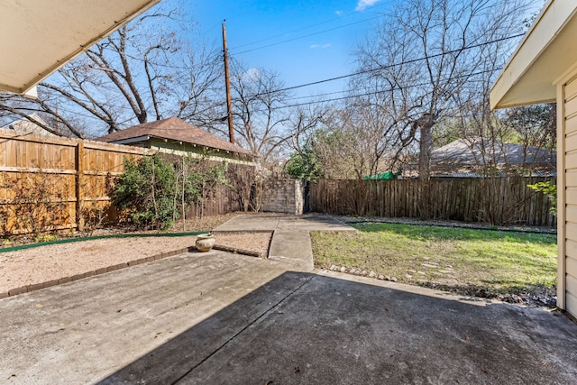 view of yard with a patio