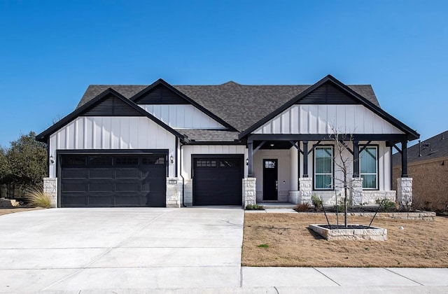 view of modern farmhouse style home