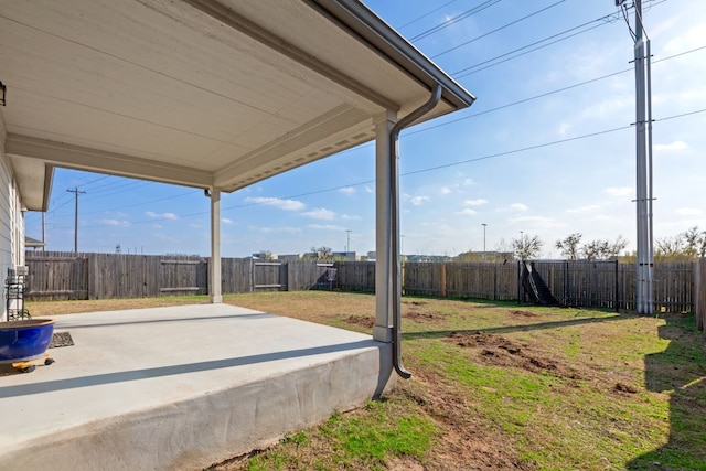 view of yard featuring a patio