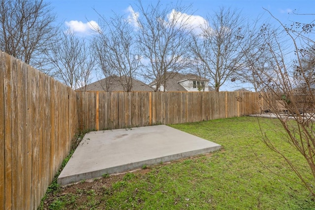 view of yard with a patio area