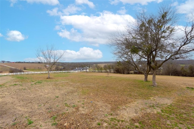 view of yard featuring a rural view