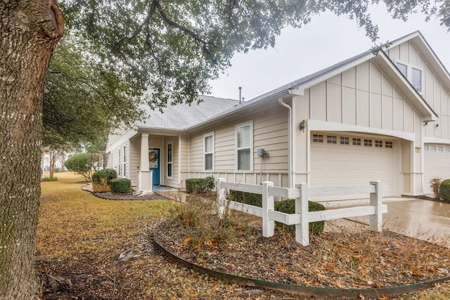 single story home featuring a garage