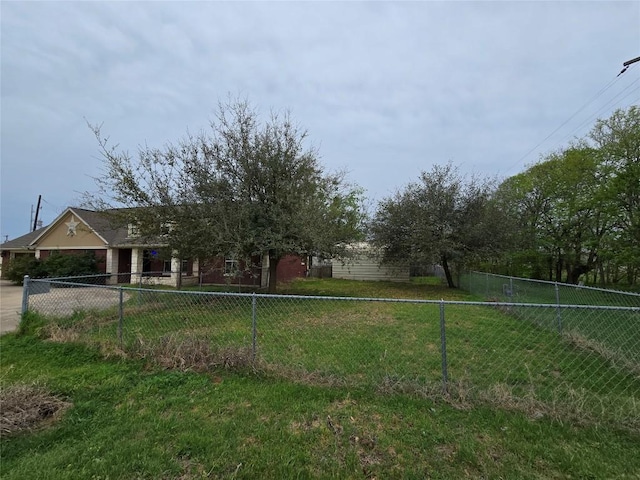 177 E Davilla St, Bartlett, TX 76511 - view of yard featuring fence
