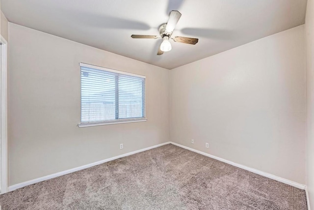 unfurnished room with light carpet and ceiling fan