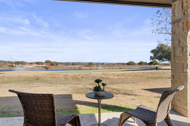 view of yard featuring a water view